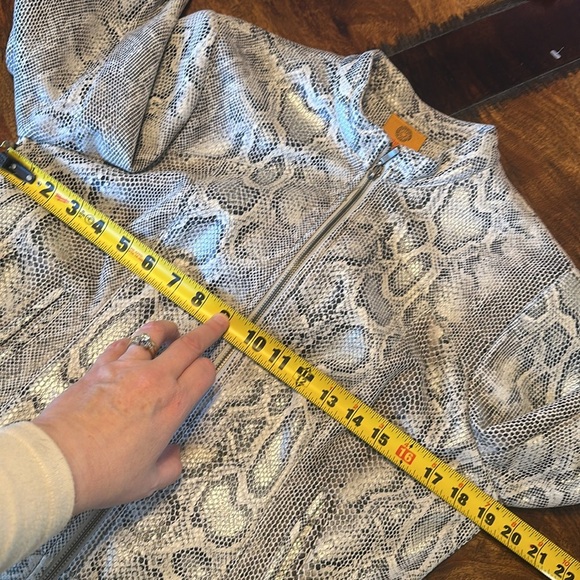 Ruby Road snake skin print jacket. Size 10P. EUC - Picture 7 of 9